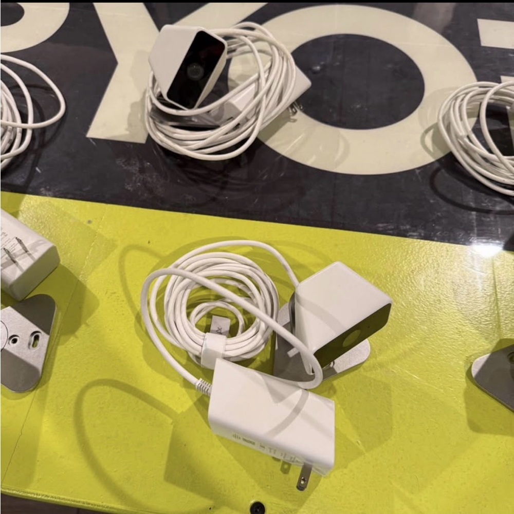 Xfinity Home Security Camera System bundle. - Picture 4 of 6